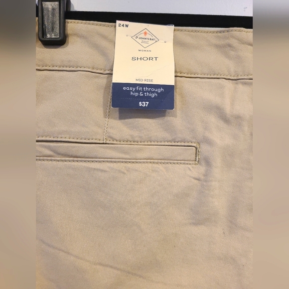 St. Johns Bay Women Plus Size Khaki Shorts Size 24W - Picture 4 of 6